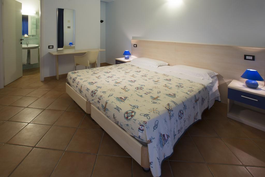 Hotel Vila Bahia Numana Habitación foto